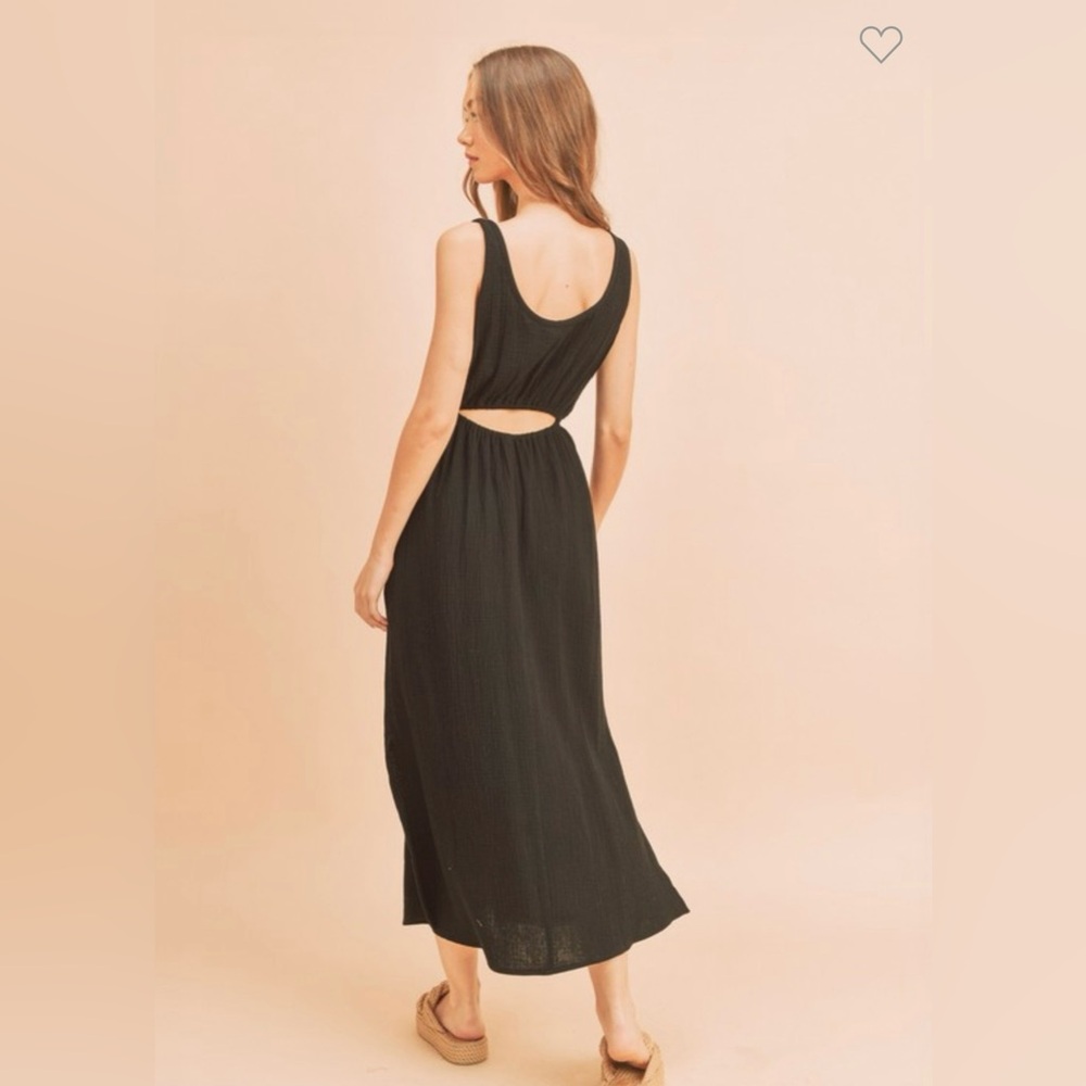 #100 Black Darci Dress - Picture 2 of 8